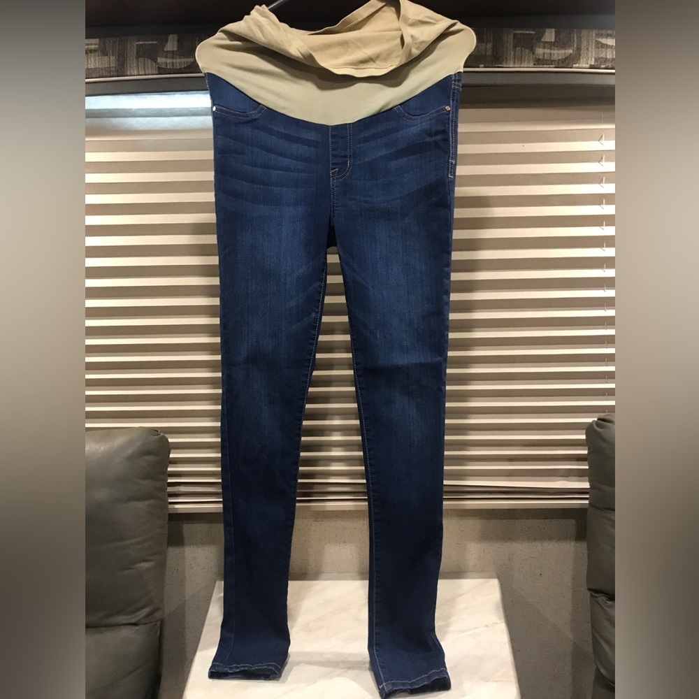 Celebrity Pink Small Maternity Jeggings